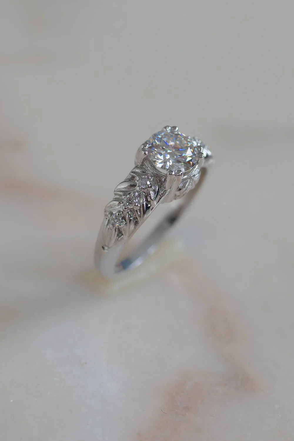 Lab grown diamond engagement ring in white gold / Silvestra