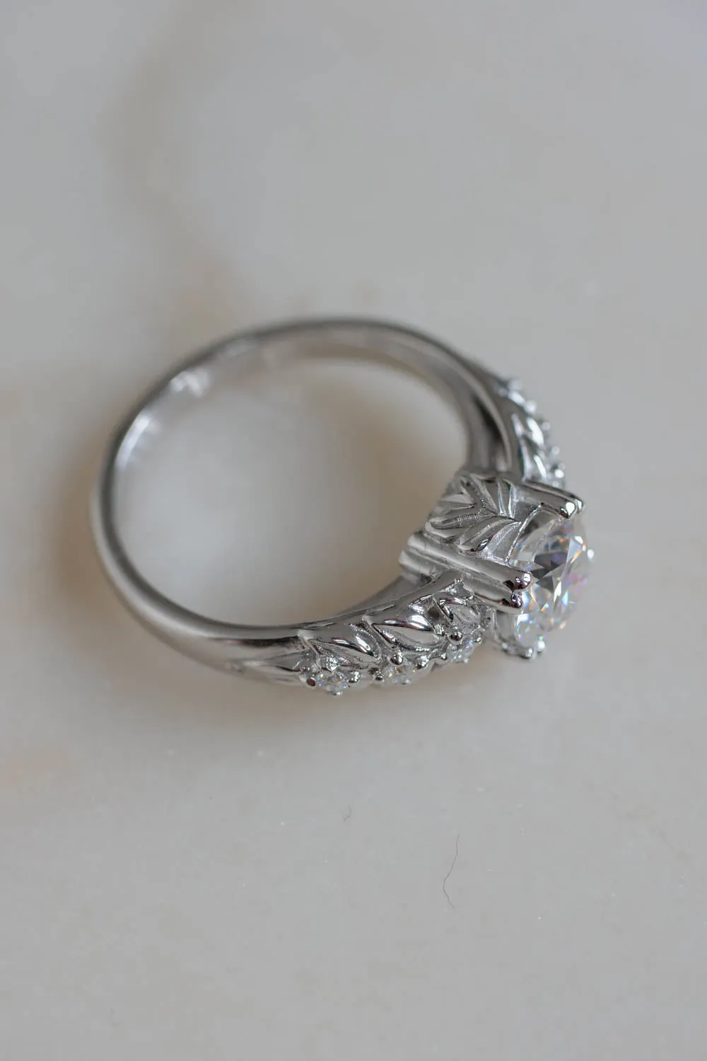 Lab grown diamond engagement ring in white gold / Silvestra