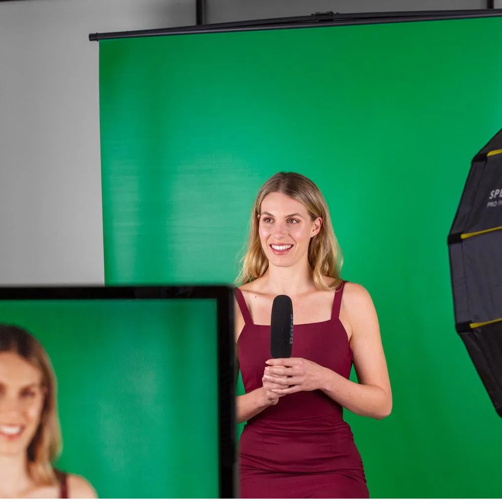 'Live Stream Master' Pull Up Chroma Key Green Screen Backdrop for Video (148cm x 190cm)