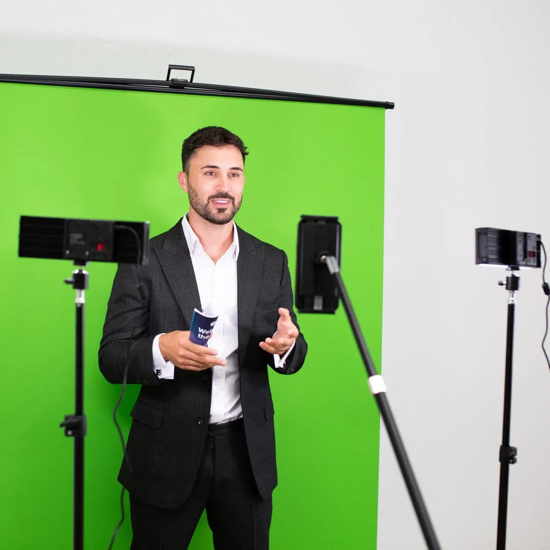 'Live Stream Master' Pull Up Chroma Key Green Screen Backdrop for Video (148cm x 190cm)