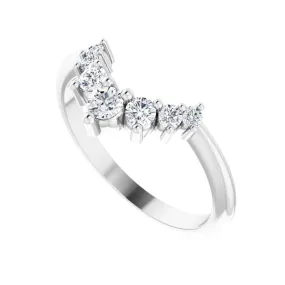 Round Diamond Shared Prong Contour Tracer Wedding Band